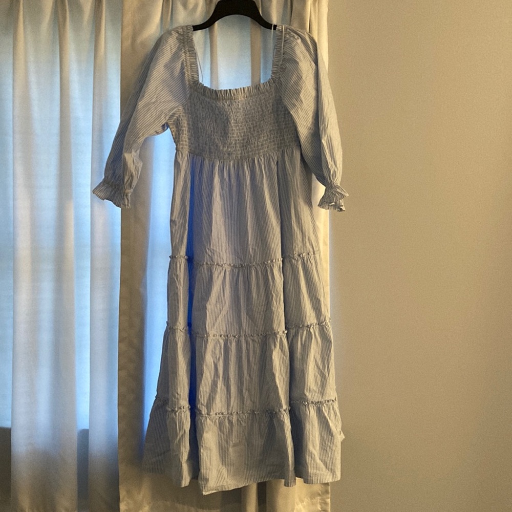 NWT Crown & Ivy smocked midi dress with sleeves.  Blue & White striped, Size M